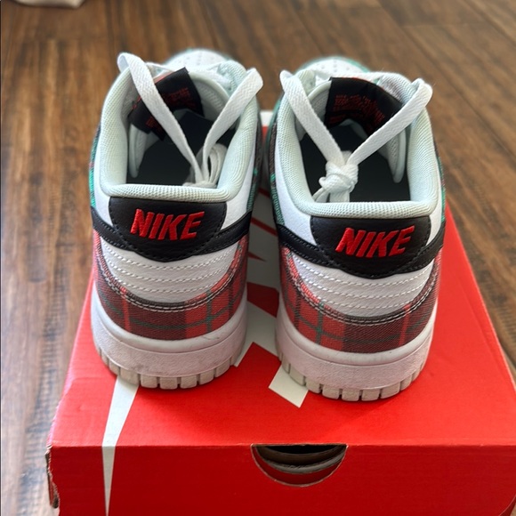 Nike Dunk Low SE 1 Tartan Plaid Shoes - Picture 3 of 6